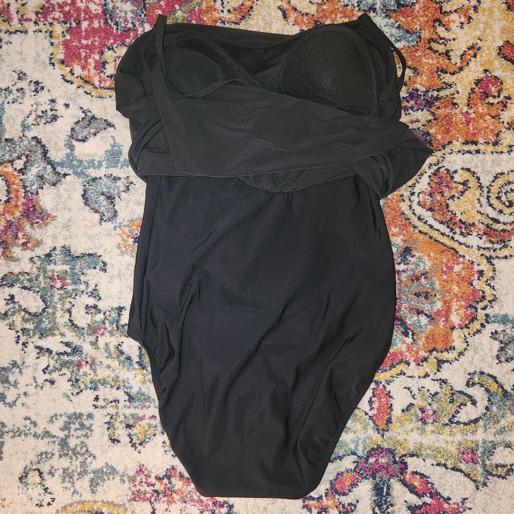 Black One-Piece Swimsuit with built-in Cover โ M (8/10) NWT - Picture 7 of 12